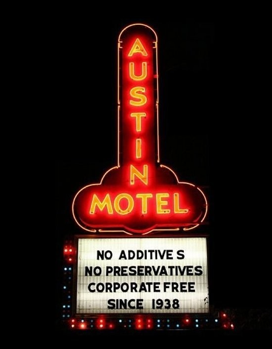 images/gallery/sightgags/AustinMotel.jpg