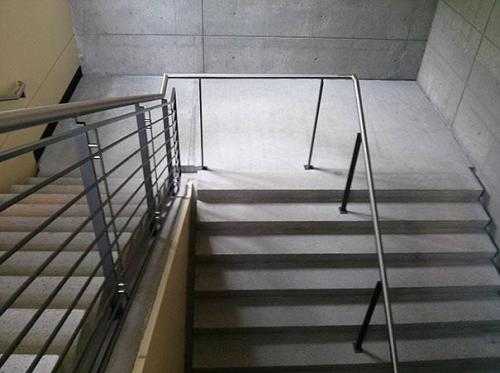 images/gallery/sightgags/StairRailingFail.jpg
